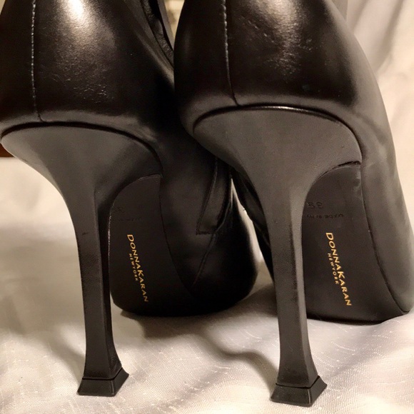 Donna Karan Collection / Leather Bootie / NWOT/💜HP💜 - Picture 2 of 8